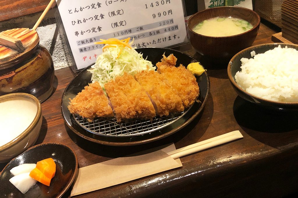 とんかつ 太士の「ロースかつ定食」1100円(税込)
