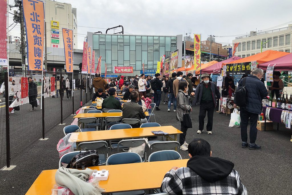 テーブルとイスも用意されています