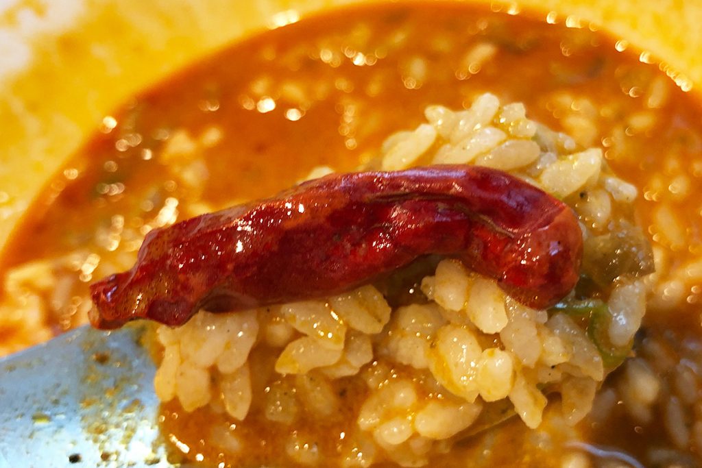もう、訳が分からなくなってきて、唐辛子も一緒に食べちゃう