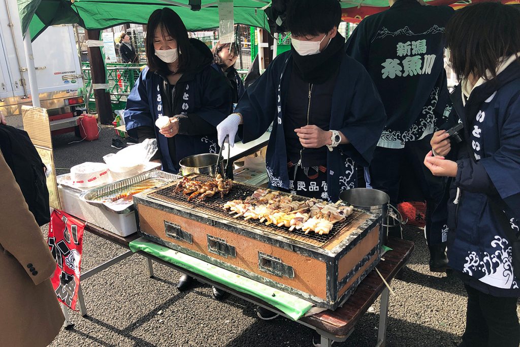 こうばしい香りが周囲を満たすーー、いか焼き