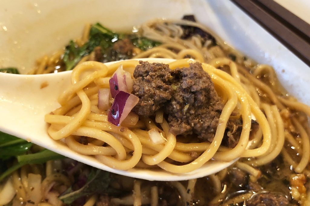 鹿肉ミンチと一緒に食べると、確かにジビエーーー。ラーメンでは感じられない味わい