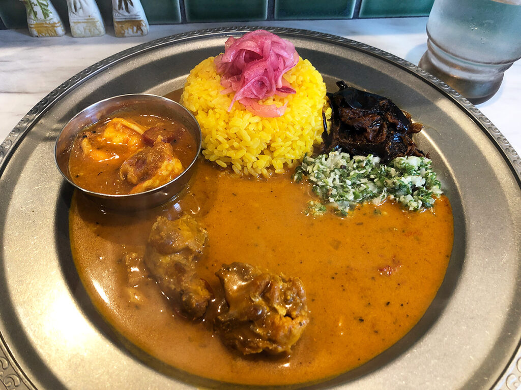 ADDAの「カレーの2種がけセット」1000円(税込)