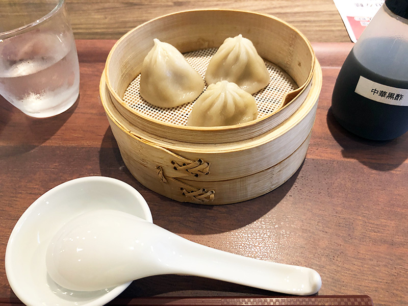 小籠包(3個)は単品で頼むと290円(税別)
