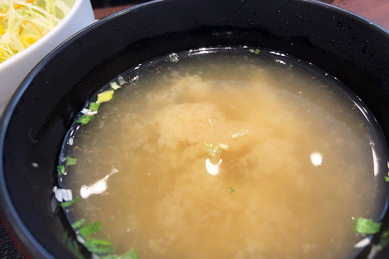 ザ・スタンダード味噌汁、+93円(税抜)でしじみ汁かあさり汁に、+121円(税抜)でとん汁に変更できます