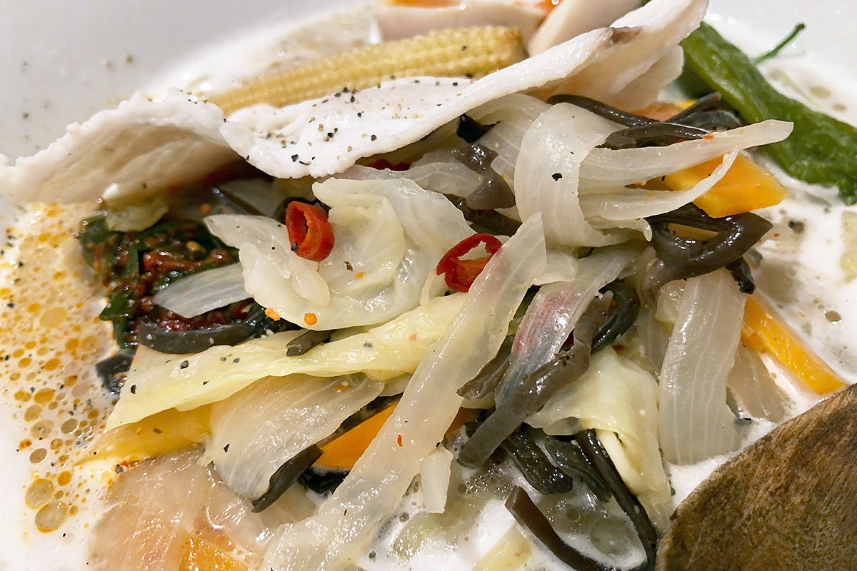 キャベツ・ニンジン・タマネギ・キクラゲ、めっちゃタンメン的お野菜