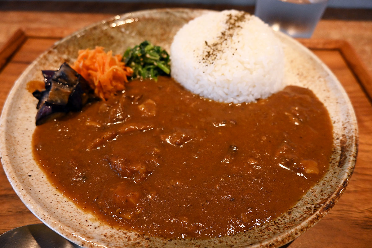 yuzukiの「牛すじ味噌煮カレー ジャパニーズアチャール」