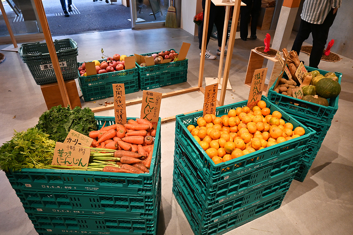 野菜や果物の直売もしています
