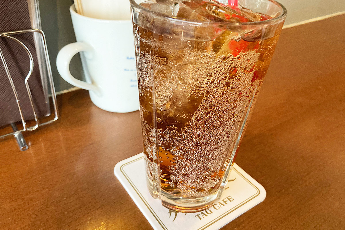 ドリンク付きなのが嬉しい、辛口ジンジャーエールにしました
