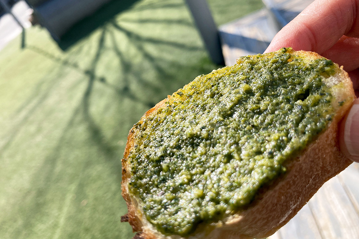 めっちゃ美味しいソースが塗られている、これが豪華客船か