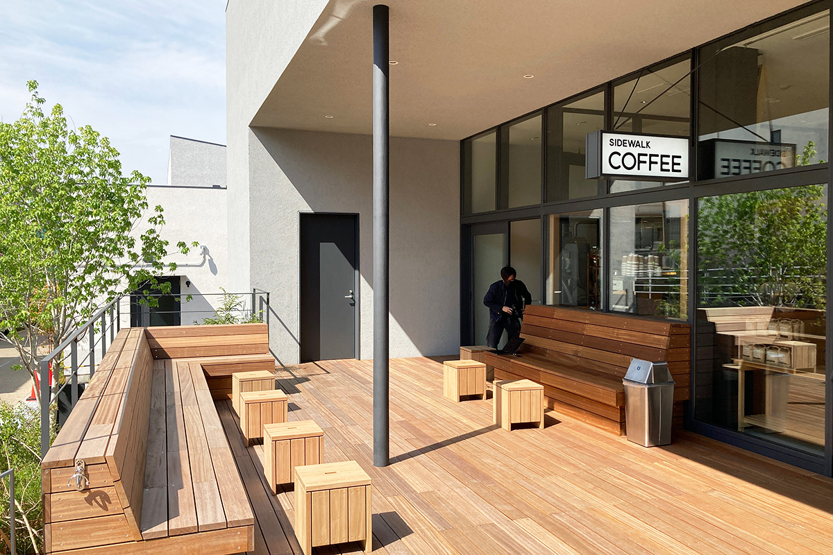 「SIDEWALK COFFEE」