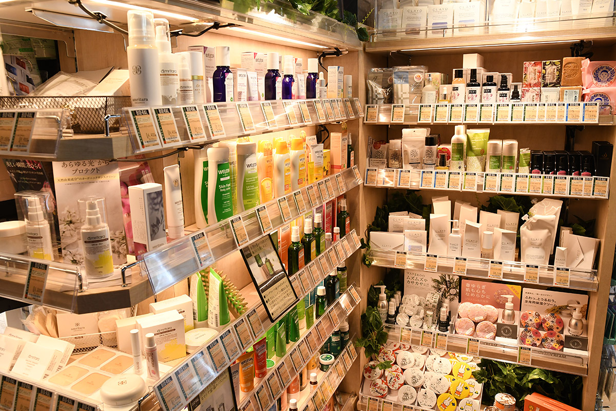 環境に配慮した化粧品も多く取りそろえられています