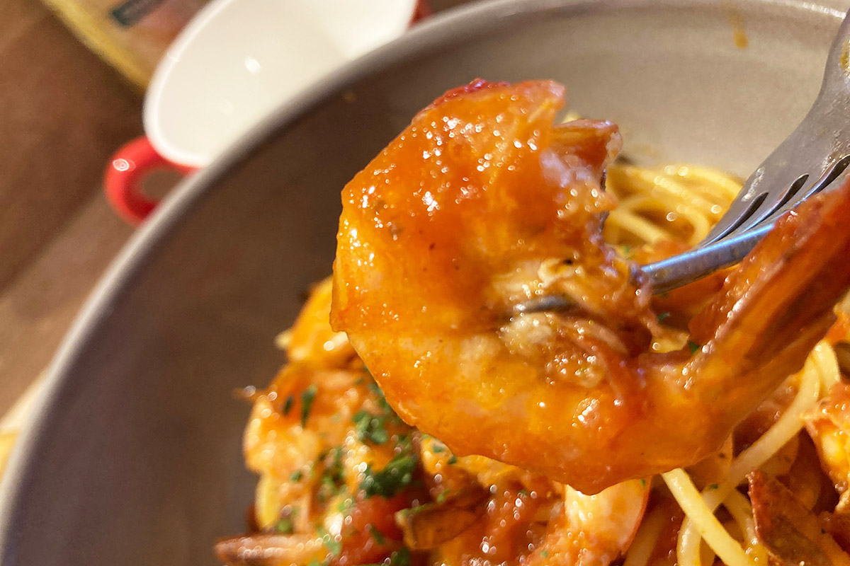 殻と尻尾が付いてますが、私は何の問題なく食べられます