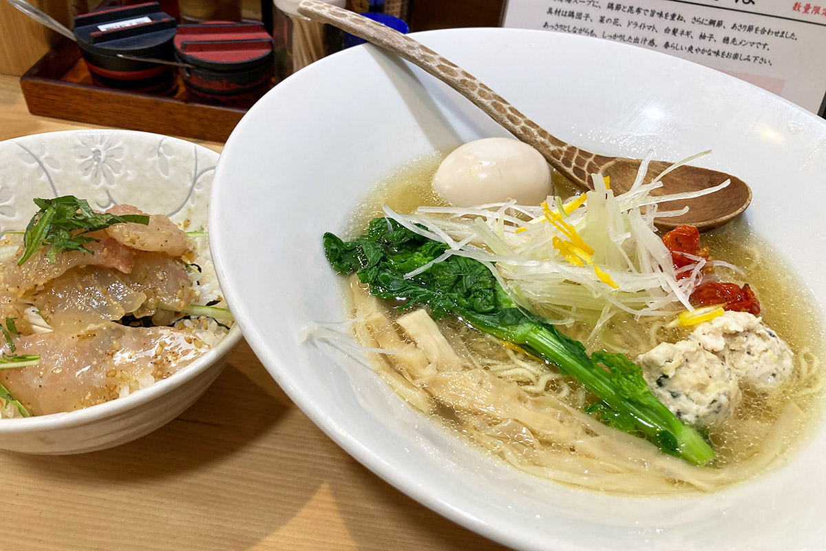 「鶏鯛そば」と「〆の鯛茶漬け」