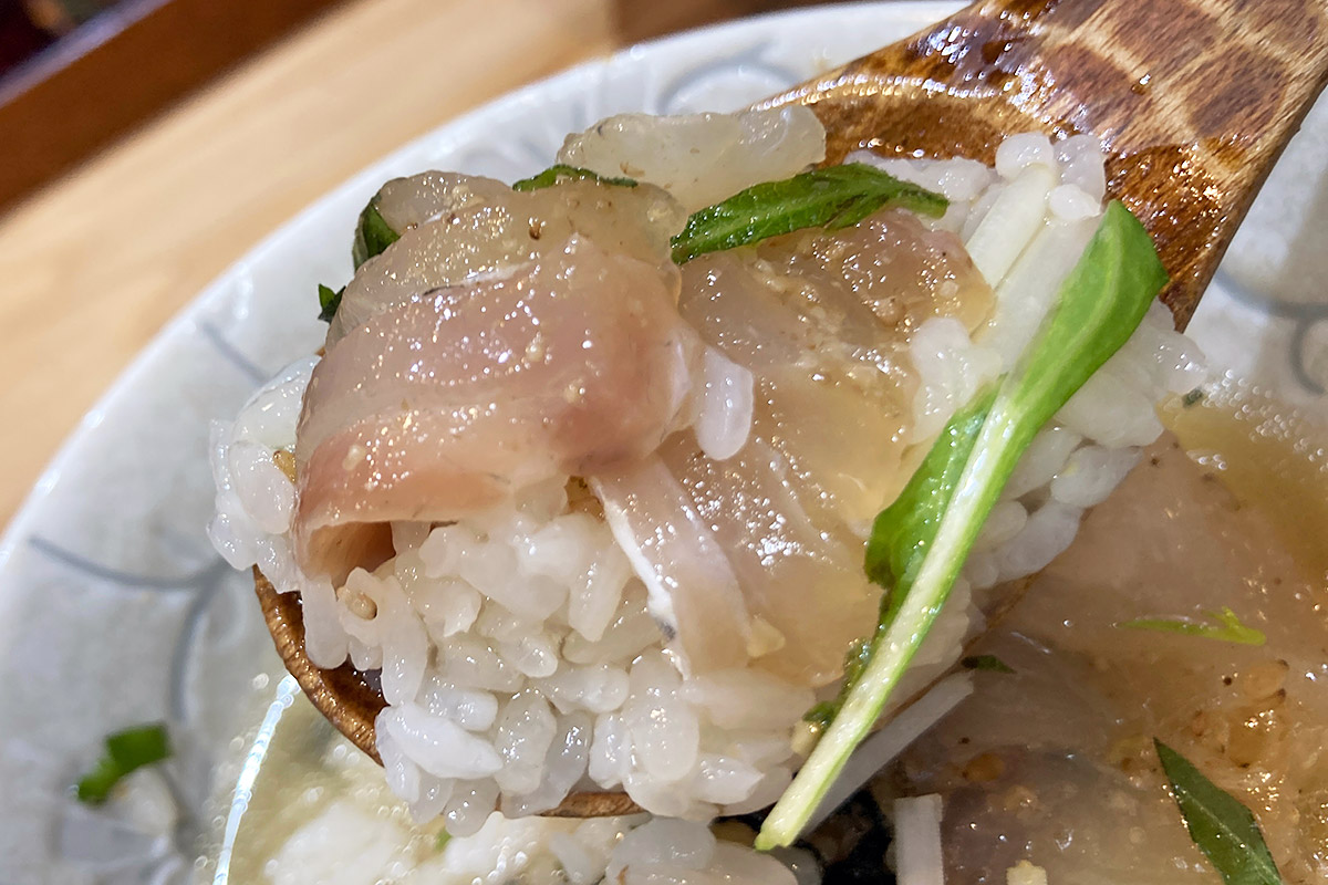 〆の鯛茶漬け、いただきます