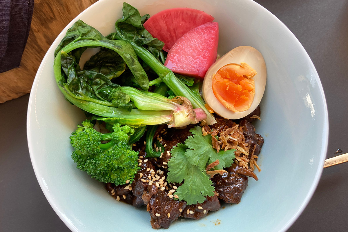 「干し海老と椎茸の旨味 甘辛 魯肉飯」