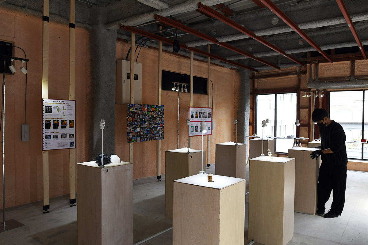 「もじゃもじゃコンテスト展」会場内