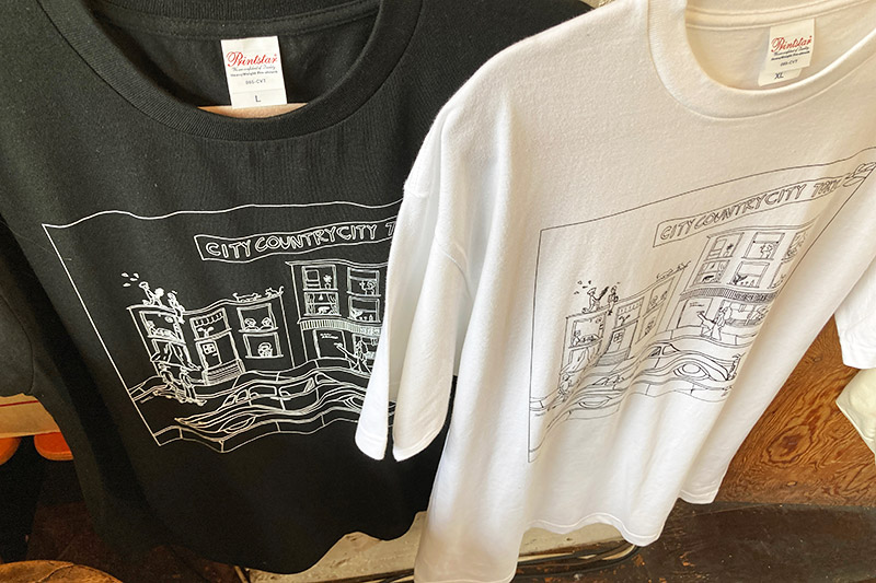 お店のオリジナルTシャツもあります