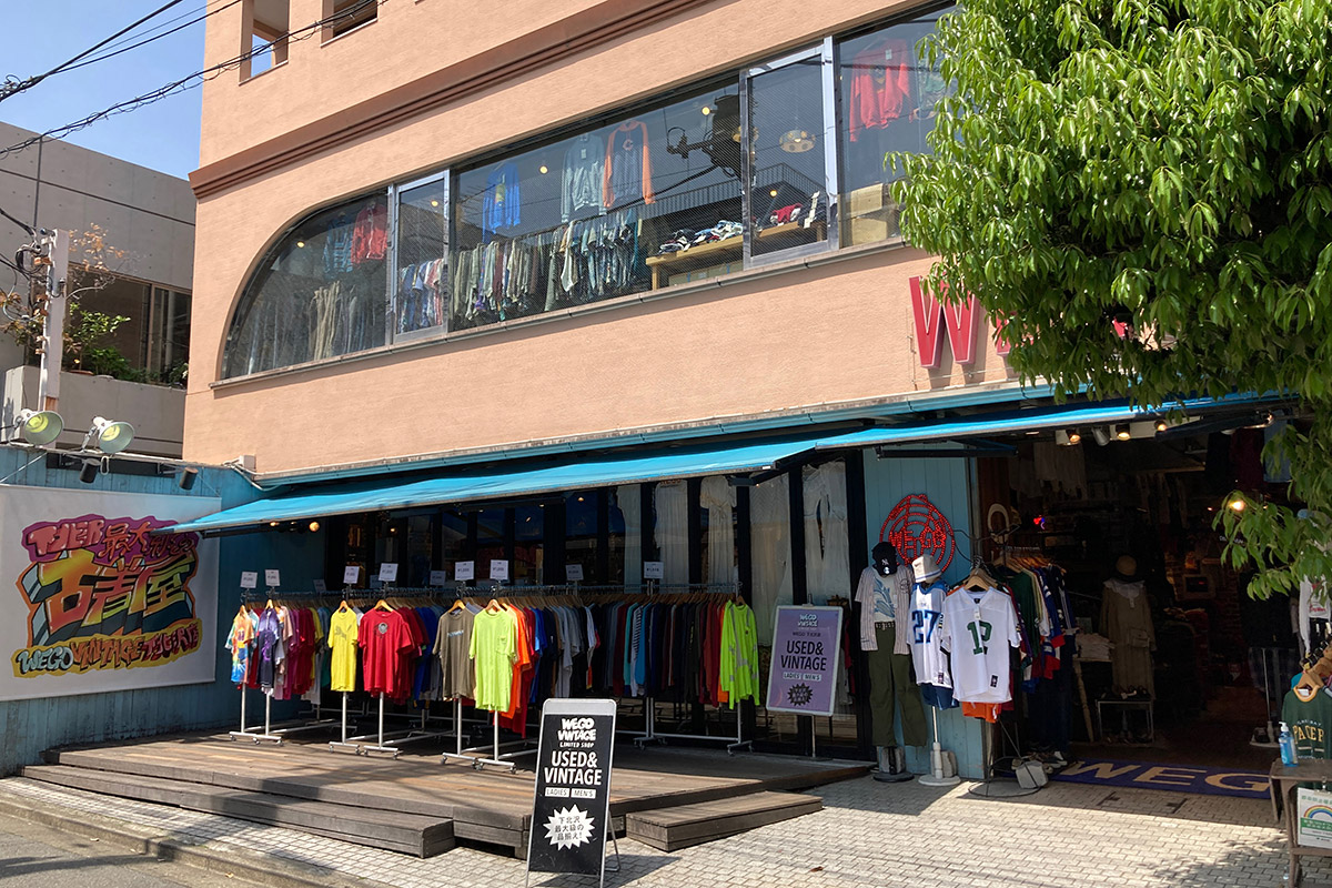 WEGO VINTAGE下北沢店、まさにこのテラスの部分でも撮影されていました