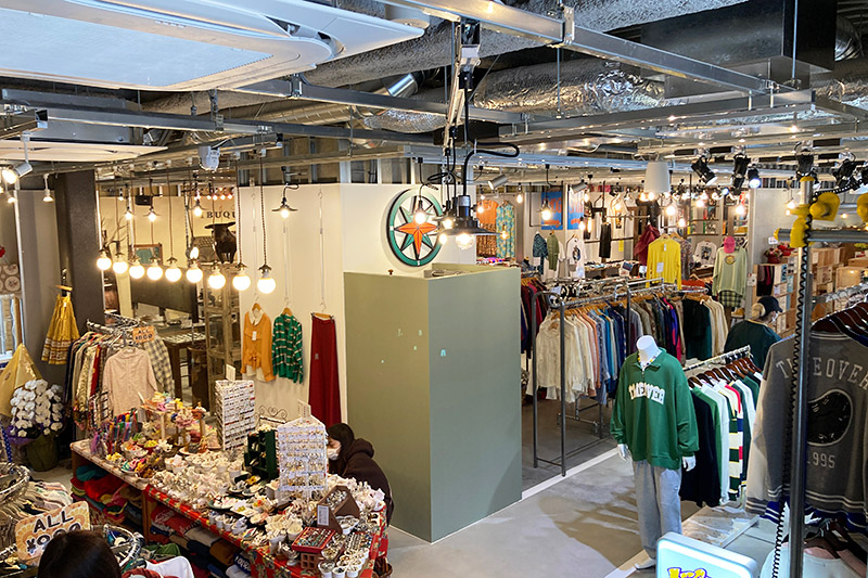 『東洋百貨店 別館』店内