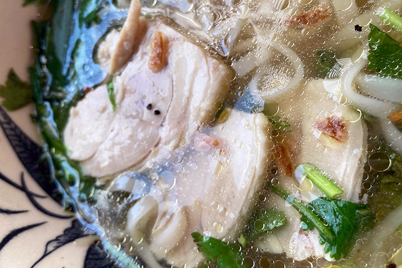 蒸し鶏は3枚入ってます