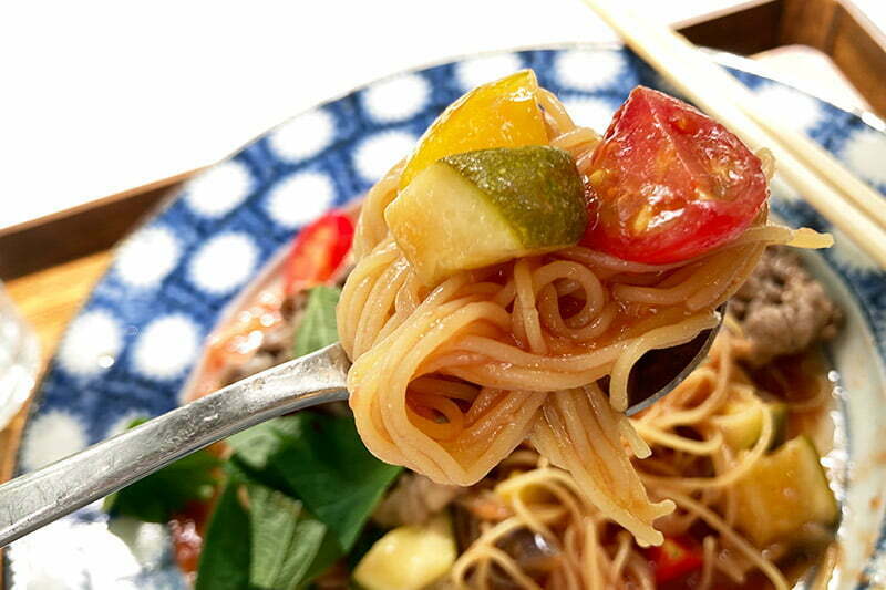 冷製パスタ的な雰囲気ですが、ZENB麺の味わいが明らかに新しい
