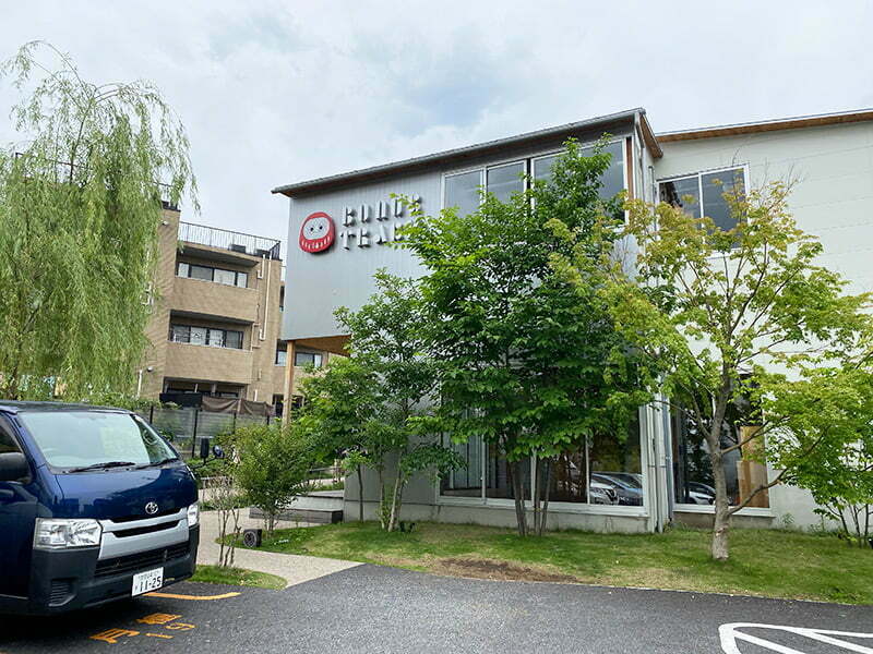 下北沢駅から歩いて見えてくるのはシンボルの「だるま」