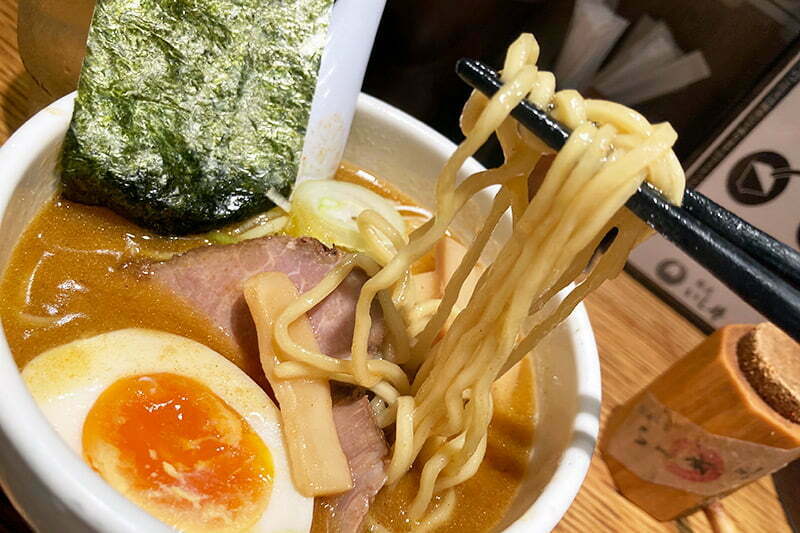 『銀座いし井』さんではつけめんを食べることが多いので、ラーメンはちょっと新鮮