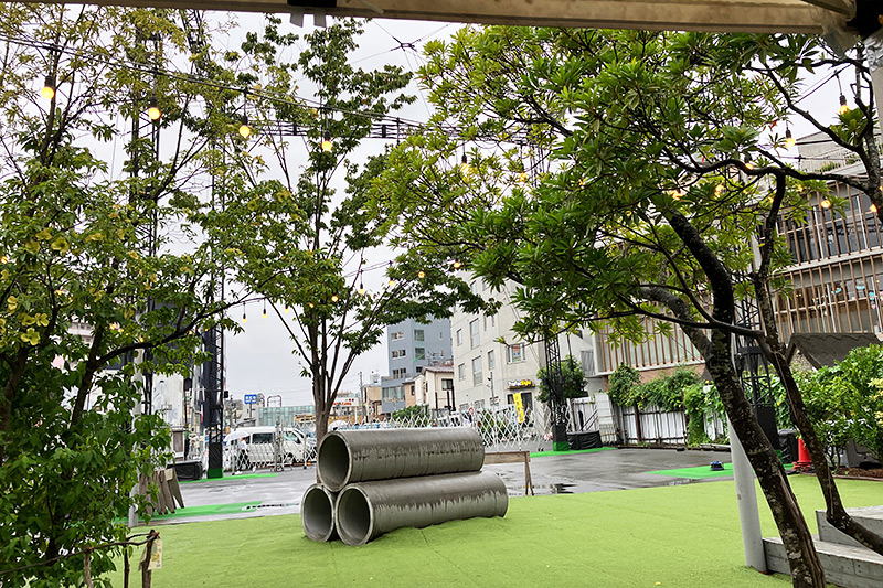 月もウサギもいない下北線路街 空き地