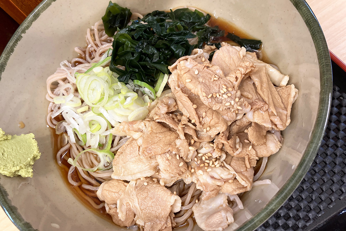 「W冷やし肉そば」740円