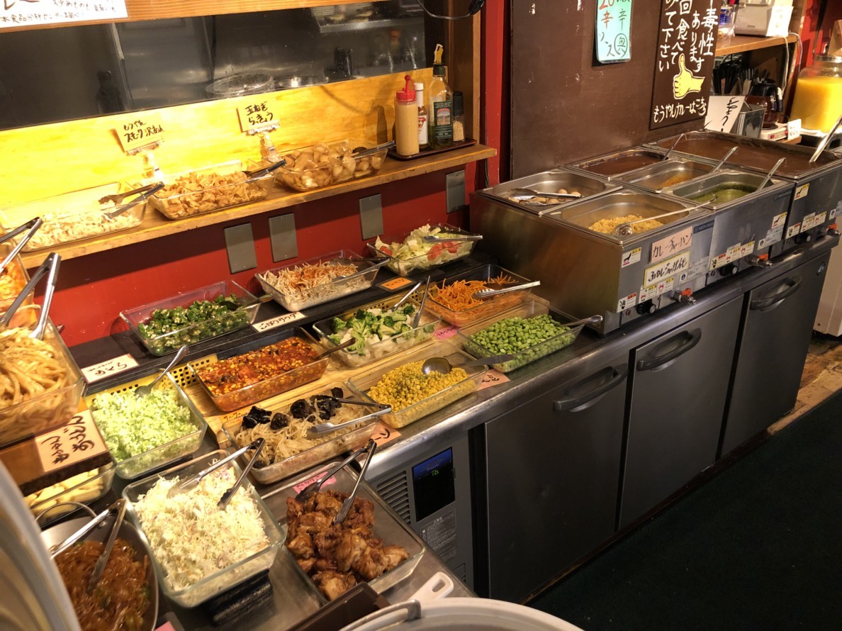 『もうやんカレー』のランチビュッフェ
