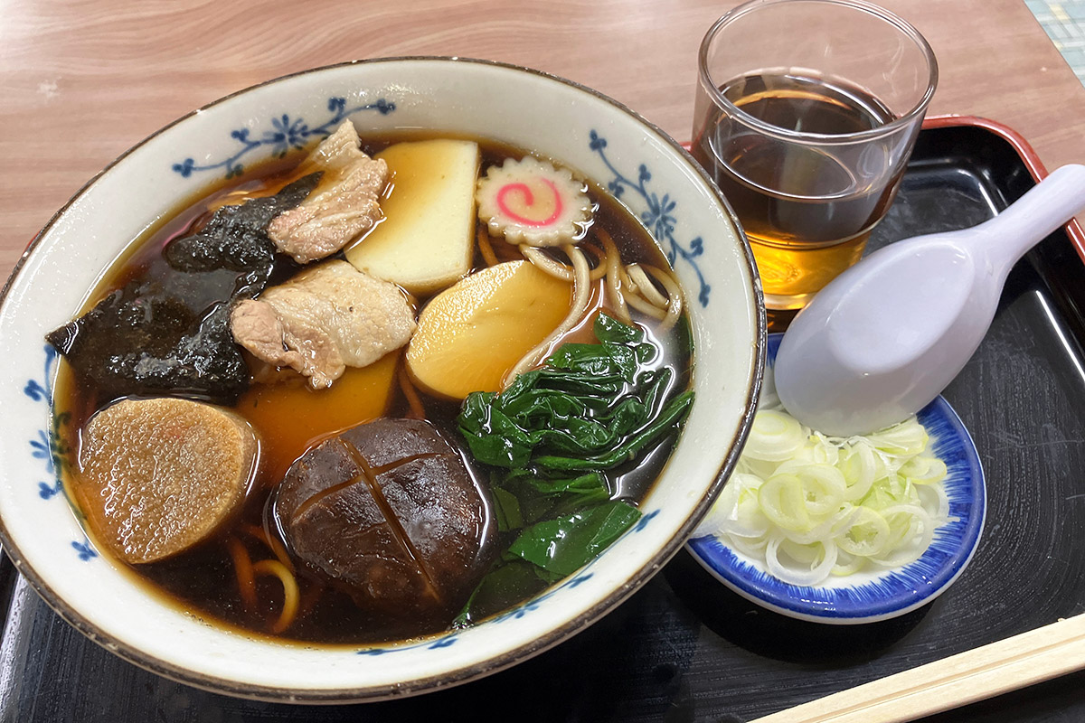広栄屋の「おかめそば」