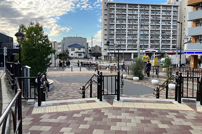 世田谷代田駅駅前広場
