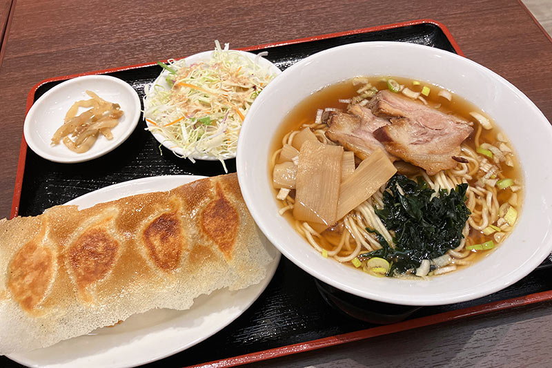 日替わりメニュー「チャーシュー麺」と「餃子（4コ）」セット1000円（税込）