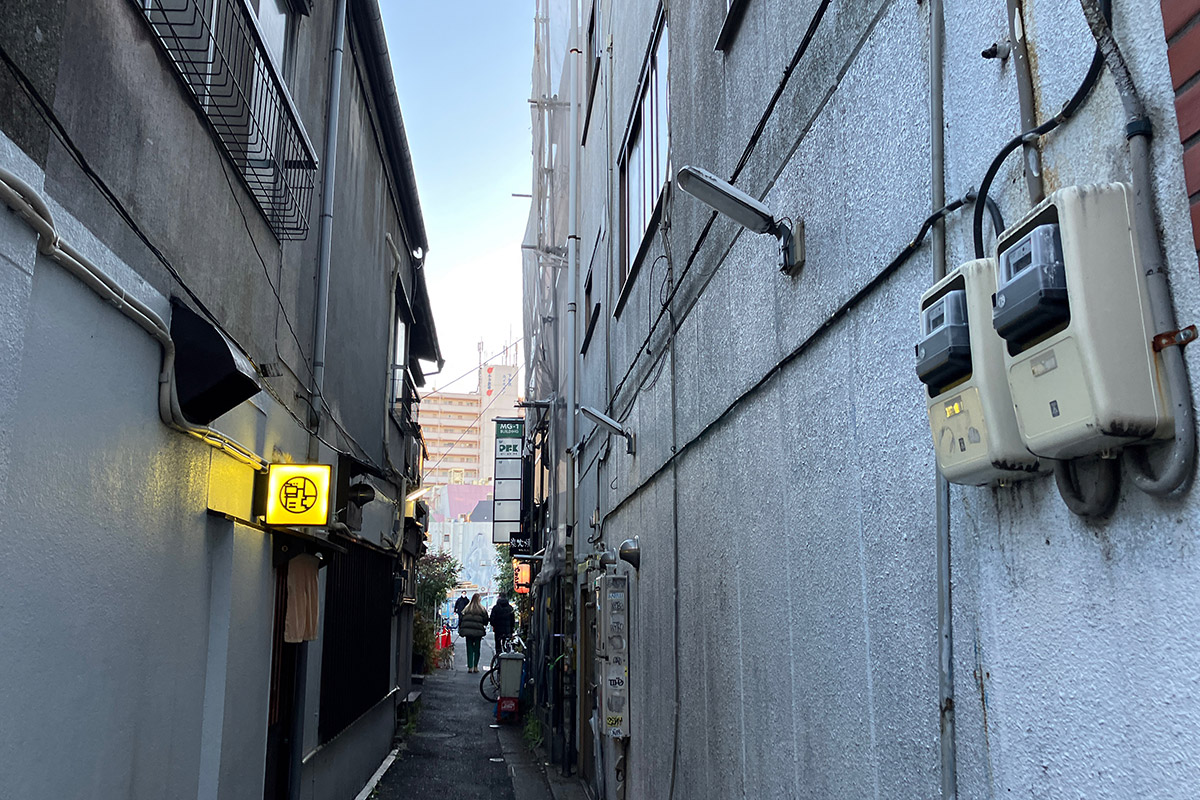 どんたく 下北沢店脇の路地