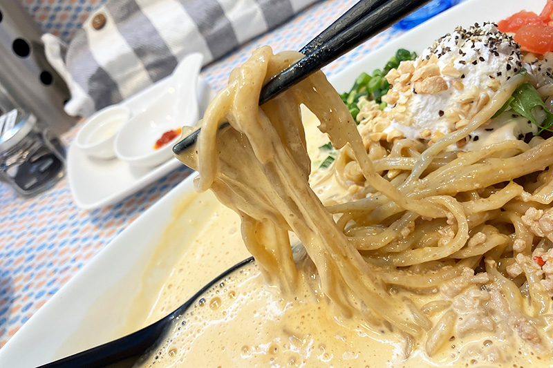 担々麺というより完全にスープ系パスタにしか思えない