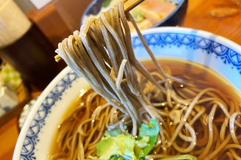 まずはお蕎麦からいただきます