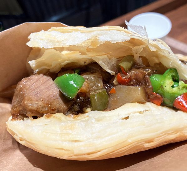 秦妃ROUGAMO（シンヒ ローガモ）の「激辛ぷるぷる牛すじローガモ」