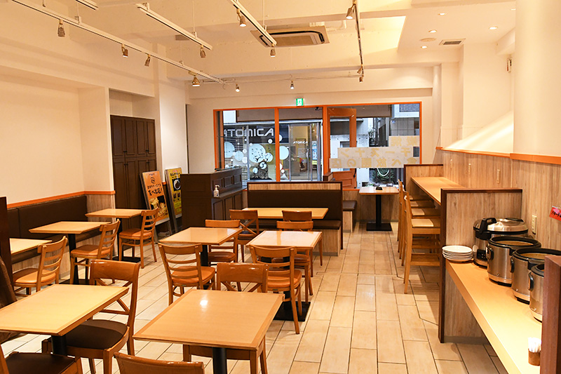 店内奥側から