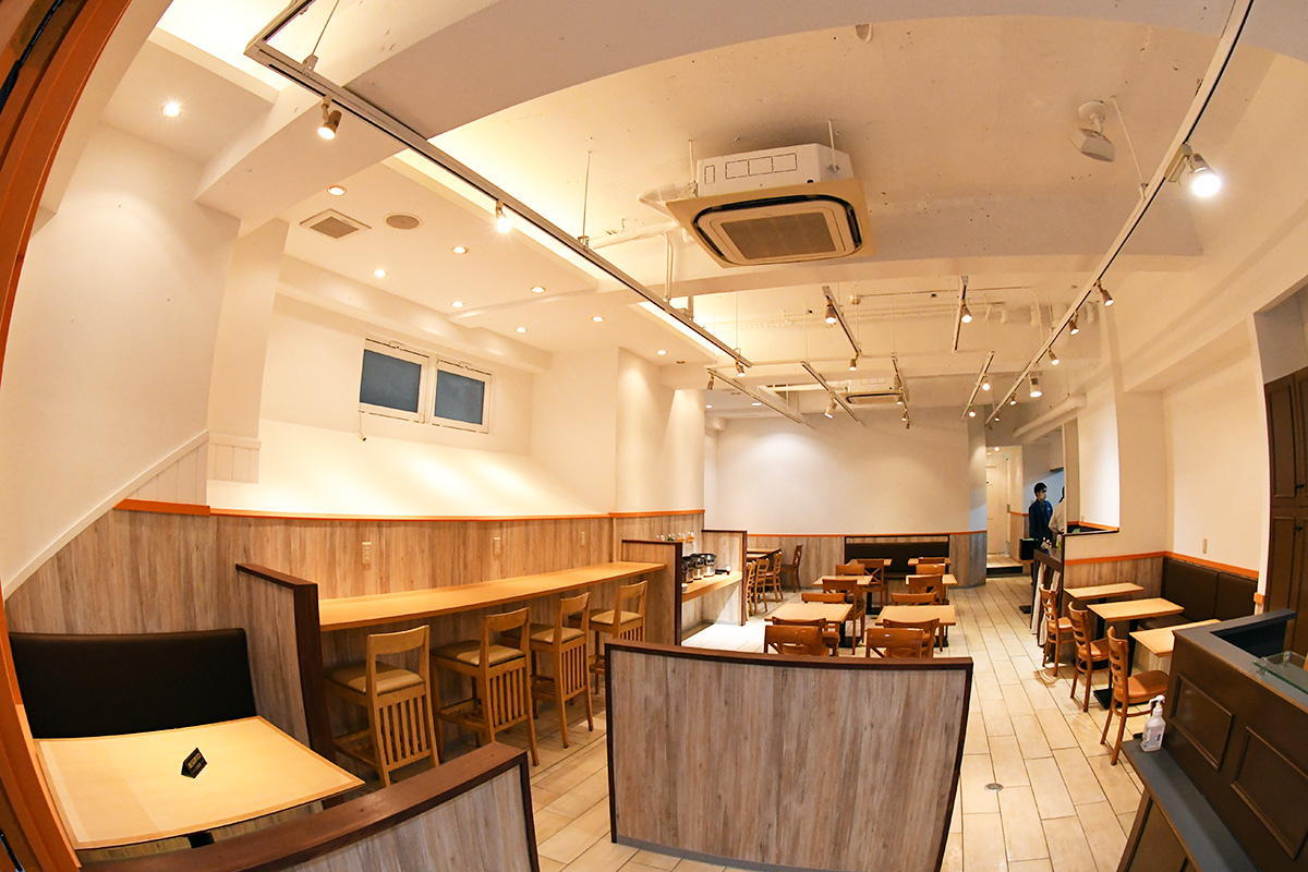 以前のお店に比べるとおよそ倍の広さになりました