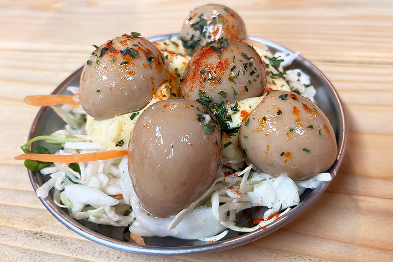 「うずらたまご燻製」330円(税込)