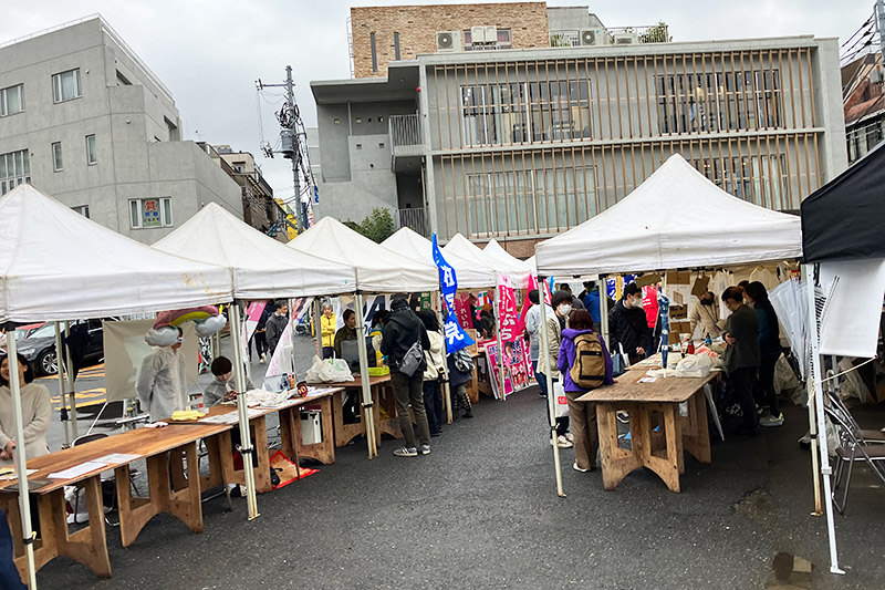 気軽に政治・民主主義にふれることができるイベントの開催は画期的、その場として様々な人やカルチャーが交錯する街である下北沢が選ばれたのは嬉しいです