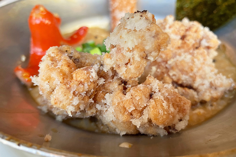 揚げたてでボリューム感満載の「鶏のからあげ」