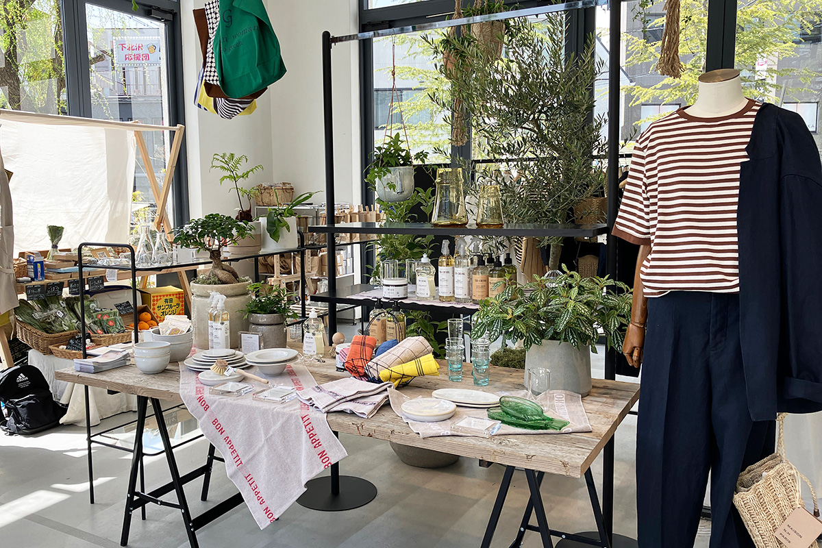 reloadのエントランススペースで開催されているhuman woman POP UP STORE 「Go green Marché」