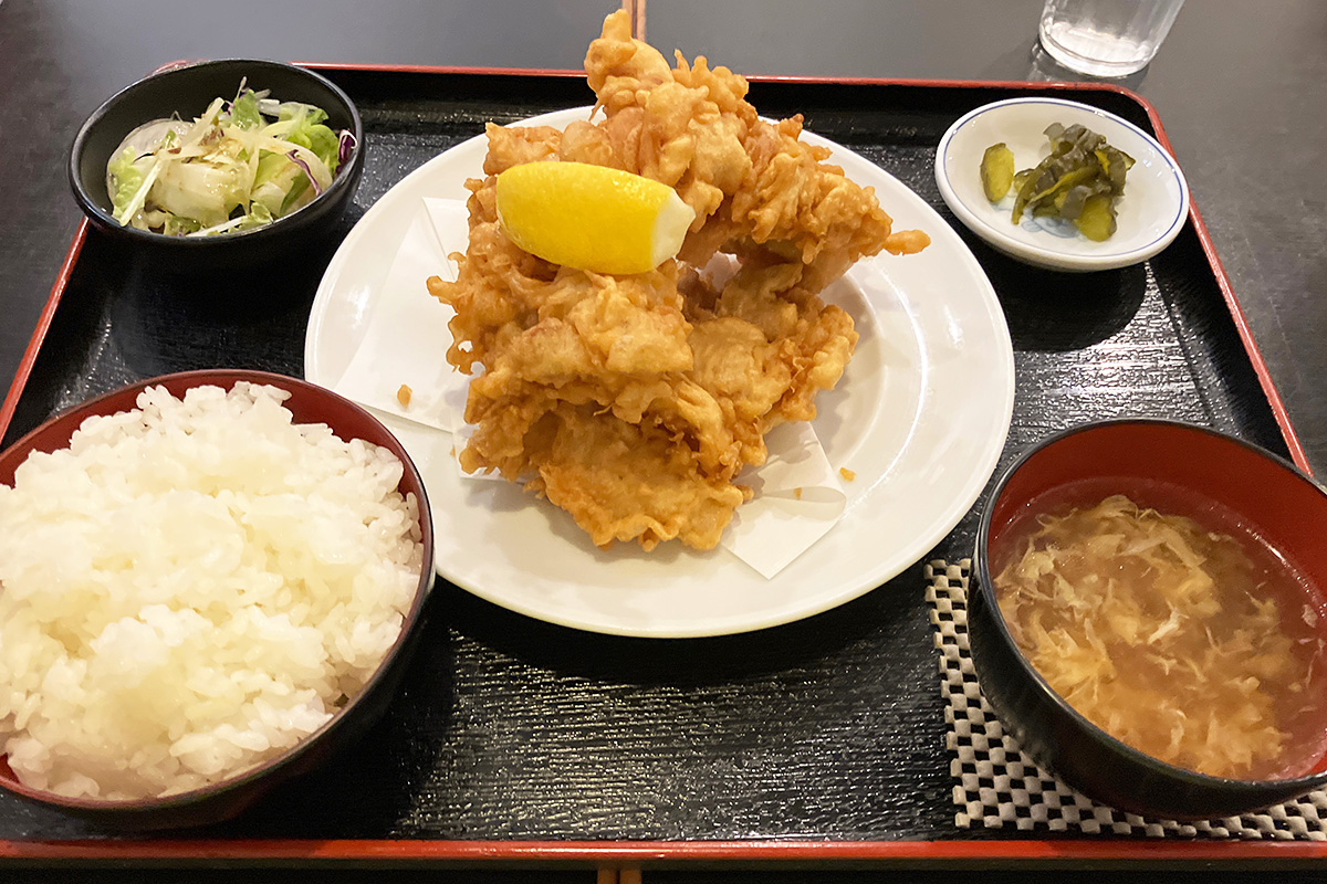 「一心特製唐揚げ(3枚)定食」900円(税込)