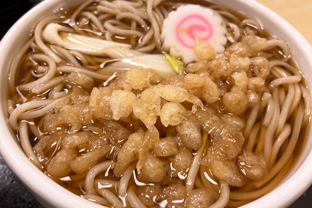 確かに丼はミニサイズだけど、おそばがたっぷり