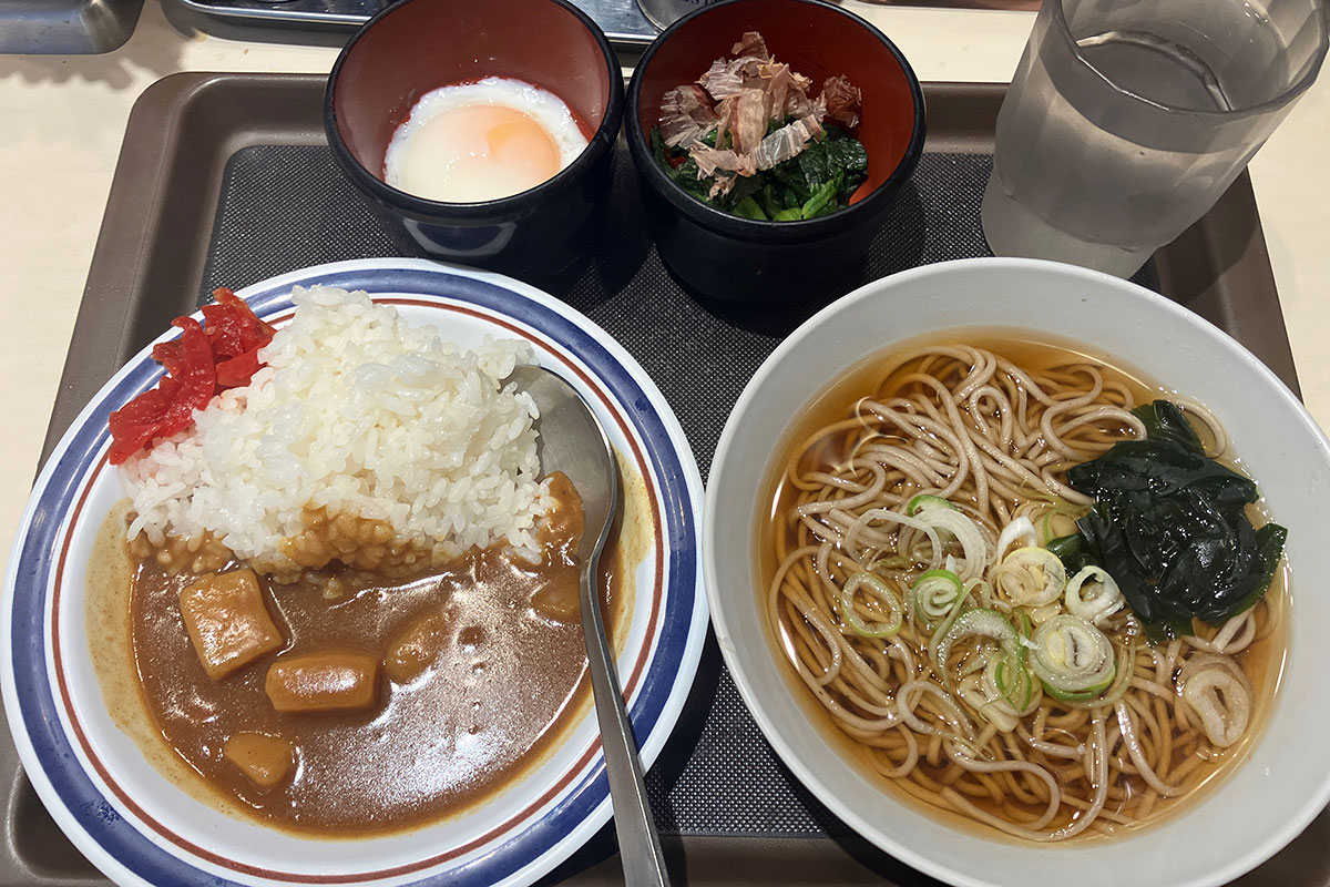 富士そば 下北沢店の「朝カレーセット」450円（税込）