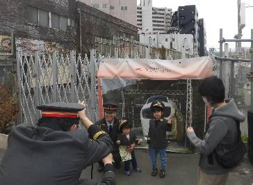 世田谷代田駅前【こども駅長なりきり写真撮影会】