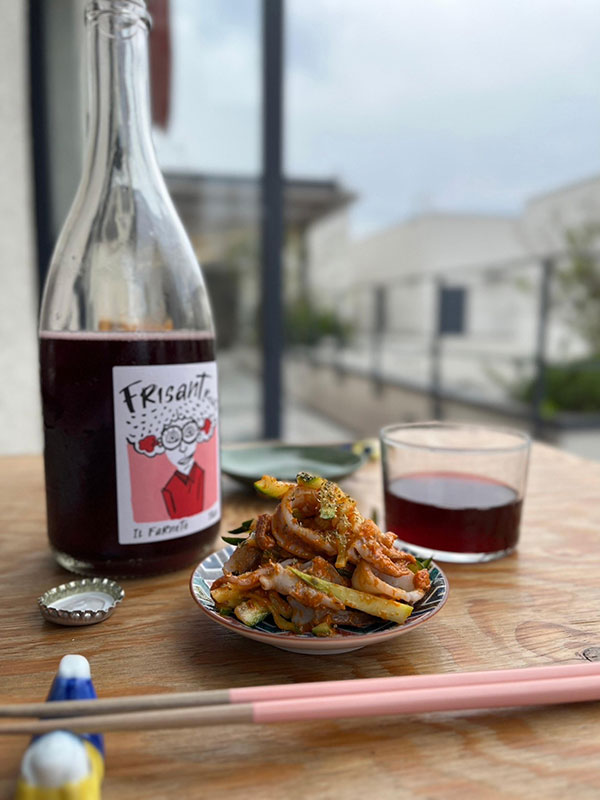 立てば天国 (立ち呑み居酒屋)
「Peròコラボ ペアリングメニュー
『ヤリイカとズッキーニのパプリカソース』」