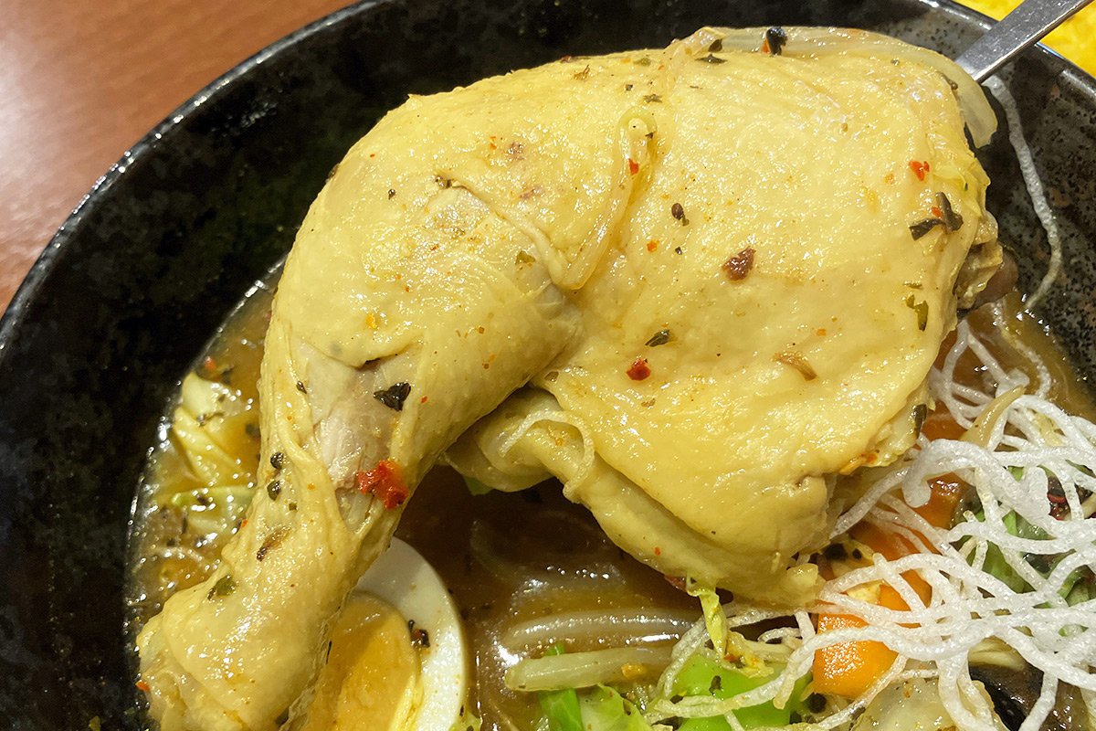 そして忘れちゃいけないのが、このビッグサイズのチキンレッグ!
