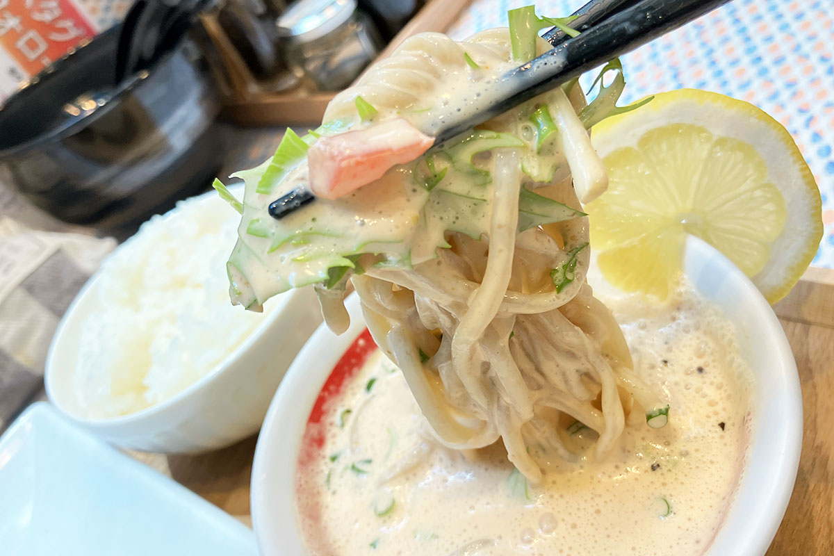 水菜と一緒にいただけばシャキシャキの食感も加わり、爽やかな味わいは加速